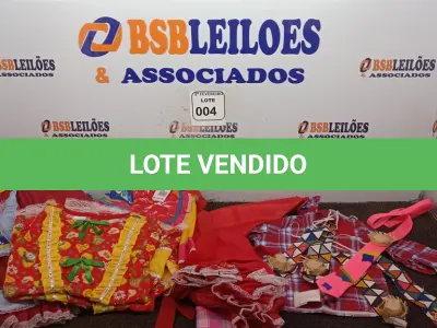 LOTE 004 - 05 VESTIDINHOS PARA FESTA JUNINA, SENDO 03 12 ANOS, 02 M E 01 P, 06 SHOTS PARA VESTIDO, 01 LENÇO 02 CAMISAS MASCULINAS SENDO 01 4 ANOS E 01 2 ANOS E 05 GRAVATAS. (NOVO) (NO ESTADO) ATENÇÃO! FAZER A VISITAÇÃO ANTES DE ARREMATAR, NÃO SABEMOS SE FUNCIONA. LEILÃO NÃO TEM GARANTIA E NEM DEVOLUÇÃO, DE NÚMEROS DIVERSOS, SUJEITO A POSSÍVEIS AVARIAS VISÍVEIS/OCULTAS E/OU AUSÊNCIA DE COMPONENTES.