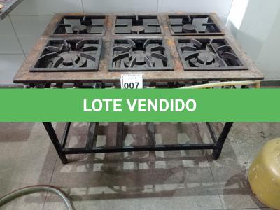 LOTE 007 - 01 FOGÃO INDUSTRIAL DE 6 BOCAS. (NO ESTADO) ATENÇÃO! FAZER A VISITAÇÃO ANTES DE ARREMATAR, NÃO SABEMOS SE FUNCIONA. LEILÃO NÃO TEM GARANTIA E NEM DEVOLUÇÃO, SUJEITO A POSSÍVEIS AVARIAS VISÍVEIS/OCULTAS E/OU AUSÊNCIA DE COMPONENTES.