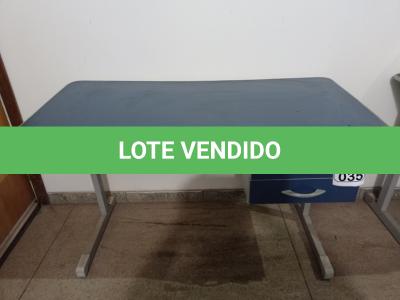 LOTE 035 - 01 MESA PARA ESCRITÓRIO. (NO ESTADO) ATENÇÃO! FAZER A VISITAÇÃO ANTES DE ARREMATAR, NÃO SABEMOS SE FUNCIONA. LEILÃO NÃO TEM GARANTIA E NEM DEVOLUÇÃO, SUJEITO A POSSÍVEIS AVARIAS VISÍVEIS/OCULTAS E/OU AUSÊNCIA DE COMPONENTES.