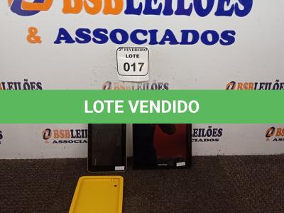 LOTE 017 - 02 TABLETS SEM CARREGADOR, SENDO 01 MARCA POSITIVO E 01 CCE. (NO ESTADO) ATENÇÃO! FAZER A VISITAÇÃO ANTES DE ARREMATAR, NÃO SABEMOS SE FUNCIONA. LEILÃO NÃO TEM GARANTIA E NEM DEVOLUÇÃO, SUJEITO A POSSÍVEIS AVARIAS VISÍVEIS/OCULTAS E/OU AUSÊNCIA DE COMPONENTES.