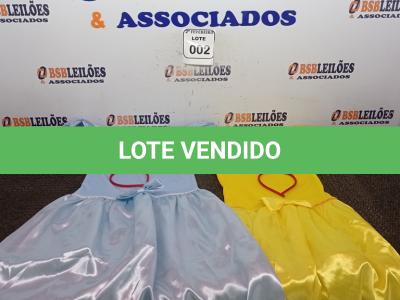 LOTE 002 - 02 FANTASIAS DE PRINCESA COM 02 TIARAS. (NOVO) (NO ESTADO) ATENÇÃO! FAZER A VISITAÇÃO ANTES DE ARREMATAR, NÃO SABEMOS SE FUNCIONA. LEILÃO NÃO TEM GARANTIA E NEM DEVOLUÇÃO, SUJEITO A POSSÍVEIS AVARIAS VISÍVEIS/OCULTAS E/OU AUSÊNCIA DE COMPONENTES.