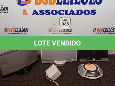 LOTE 035 - 04 CAIXAS DE SOM BASE PORTÁTIL.  (NO ESTADO) ATENÇÃO! FAZER A VISITAÇÃO ANTES DE ARREMATAR, NÃO SABEMOS SE FUNCIONA. LEILÃO NÃO TEM GARANTIA E NEM DEVOLUÇÃO, SUJEITO A POSSÍVEIS AVARIAS VISÍVEIS/OCULTAS E/OU AUSÊNCIA DE COMPONENTES.