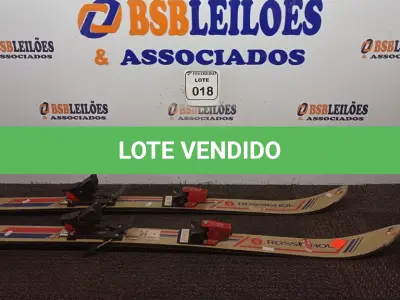 LOTE 018 - 01 PAR DE SKIS ROSSIGNOL. (NO ESTADO) ATENÇÃO! FAZER A VISITAÇÃO ANTES DE ARREMATAR, NÃO SABEMOS SE FUNCIONA. LEILÃO NÃO TEM GARANTIA E NEM DEVOLUÇÃO, SUJEITO A POSSÍVEIS AVARIAS VISÍVEIS/OCULTAS E/OU AUSÊNCIA DE COMPONENTES.
