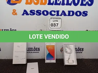 LOTE 037 - 01 IPHONE 6S PLUS COM CARREGADOR. (NO ESTADO) ATENÇÃO! FAZER A VISITAÇÃO ANTES DE ARREMATAR, NÃO SABEMOS SE FUNCIONA. LEILÃO NÃO TEM GARANTIA E NEM DEVOLUÇÃO, SUJEITO A POSSÍVEIS AVARIAS VISÍVEIS/OCULTAS E/OU AUSÊNCIA DE COMPONENTES.