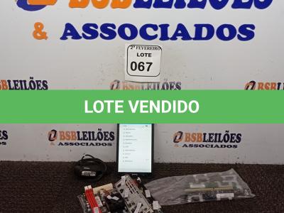LOTE 067 - 01 TABLET MARCA SAMSUNG COM CARREGADOR, 01 PLACA MÃE E 09 MEMÓRIAS PRA SERVIDOR. (NO ESTADO) ATENÇÃO! FAZER A VISITAÇÃO ANTES DE ARREMATAR, NÃO SABEMOS SE FUNCIONA. LEILÃO NÃO TEM GARANTIA E NEM DEVOLUÇÃO, SUJEITO A POSSÍVEIS AVARIAS VISÍVEIS/OCULTAS E/OU AUSÊNCIA DE COMPONENTES.