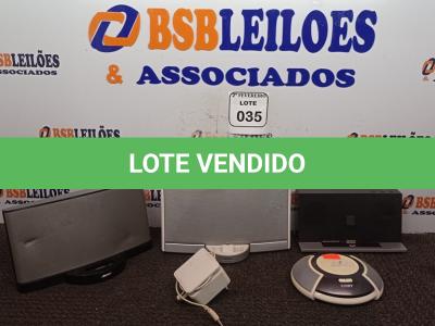 LOTE 035 - 04 CAIXAS DE SOM BASE PORTÁTIL.  (NO ESTADO) ATENÇÃO! FAZER A VISITAÇÃO ANTES DE ARREMATAR, NÃO SABEMOS SE FUNCIONA. LEILÃO NÃO TEM GARANTIA E NEM DEVOLUÇÃO, SUJEITO A POSSÍVEIS AVARIAS VISÍVEIS/OCULTAS E/OU AUSÊNCIA DE COMPONENTES.