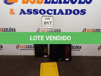 LOTE 017 - 02 TABLETS SEM CARREGADOR, SENDO 01 MARCA POSITIVO E 01 CCE. (NO ESTADO) ATENÇÃO! FAZER A VISITAÇÃO ANTES DE ARREMATAR, NÃO SABEMOS SE FUNCIONA. LEILÃO NÃO TEM GARANTIA E NEM DEVOLUÇÃO, SUJEITO A POSSÍVEIS AVARIAS VISÍVEIS/OCULTAS E/OU AUSÊNCIA DE COMPONENTES.