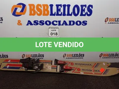 LOTE 018 - 01 PAR DE SKIS ROSSIGNOL. (NO ESTADO) ATENÇÃO! FAZER A VISITAÇÃO ANTES DE ARREMATAR, NÃO SABEMOS SE FUNCIONA. LEILÃO NÃO TEM GARANTIA E NEM DEVOLUÇÃO, SUJEITO A POSSÍVEIS AVARIAS VISÍVEIS/OCULTAS E/OU AUSÊNCIA DE COMPONENTES.