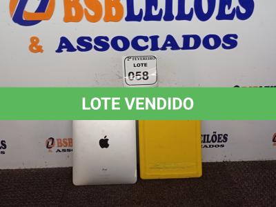 LOTE 058 - 01 TABLET MARCA POSITIVO E 01 IPAD 32GB AMBOS SEM CARREGADOR. (NO ESTADO) ATENÇÃO! FAZER A VISITAÇÃO ANTES DE ARREMATAR, NÃO SABEMOS SE FUNCIONA. LEILÃO NÃO TEM GARANTIA E NEM DEVOLUÇÃO, SUJEITO A POSSÍVEIS AVARIAS VISÍVEIS/OCULTAS E/OU AUSÊNCIA DE COMPONENTES.