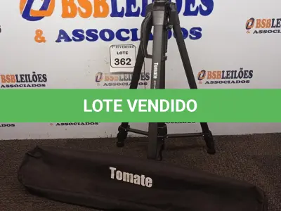 LOTE 362 - 01 TRIPÉ PARA CÂMERA MARCA TOMATE. (NO ESTADO) ATENÇÃO! FAZER A VISITAÇÃO ANTES DE ARREMATAR, NÃO SABEMOS SE FUNCIONA. LEILÃO NÃO TEM GARANTIA E NEM DEVOLUÇÃO, SUJEITO A POSSÍVEIS AVARIAS VISÍVEIS/OCULTAS E/OU AUSÊNCIA DE COMPONENTES.