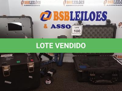 LOTE 100 - 01 RADAR MÓVEL. (NO ESTADO) ATENÇÃO! FAZER A VISITAÇÃO ANTES DE ARREMATAR, NÃO SABEMOS SE FUNCIONA. LEILÃO NÃO TEM GARANTIA E NEM DEVOLUÇÃO, SUJEITO A POSSÍVEIS AVARIAS VISÍVEIS/OCULTAS E/OU AUSÊNCIA DE COMPONENTES.