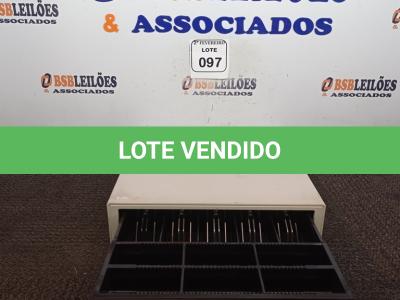 LOTE 097 - 01 CAIXA REGISTRADORA MARCA BEMATECH. (NO ESTADO) ATENÇÃO! FAZER A VISITAÇÃO ANTES DE ARREMATAR, NÃO SABEMOS SE FUNCIONA. LEILÃO NÃO TEM GARANTIA E NEM DEVOLUÇÃO, SUJEITO A POSSÍVEIS AVARIAS VISÍVEIS/OCULTAS E/OU AUSÊNCIA DE COMPONENTES.