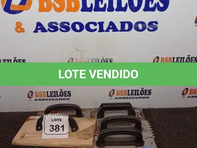 LOTE 381 - 01 DESEMPENADEIRA DE AÇO E 01 DESEMPENADEIRA DE MADEIRA.  (NO ESTADO) ATENÇÃO! FAZER A VISITAÇÃO ANTES DE ARREMATAR, NÃO SABEMOS SE FUNCIONA. LEILÃO NÃO TEM GARANTIA E NEM DEVOLUÇÃO, SUJEITO A POSSÍVEIS AVARIAS VISÍVEIS/OCULTAS E/OU AUSÊNCIA DE COMPONENTES.