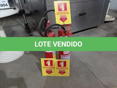LOTE 045 - 03 EXTINTORES DE PÓ QUÍMICO. (NO ESTADO) ATENÇÃO! FAZER A VISITAÇÃO ANTES DE ARREMATAR, NÃO SABEMOS SE FUNCIONA. LEILÃO NÃO TEM GARANTIA E NEM DEVOLUÇÃO, SUJEITO A POSSÍVEIS AVARIAS VISÍVEIS/OCULTAS E/OU AUSÊNCIA DE COMPONENTES.