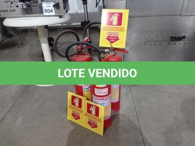 LOTE 045 - 03 EXTINTORES DE PÓ QUÍMICO. (NO ESTADO) ATENÇÃO! FAZER A VISITAÇÃO ANTES DE ARREMATAR, NÃO SABEMOS SE FUNCIONA. LEILÃO NÃO TEM GARANTIA E NEM DEVOLUÇÃO, SUJEITO A POSSÍVEIS AVARIAS VISÍVEIS/OCULTAS E/OU AUSÊNCIA DE COMPONENTES.