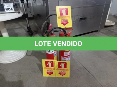 LOTE 045 - 03 EXTINTORES DE PÓ QUÍMICO. (NO ESTADO) ATENÇÃO! FAZER A VISITAÇÃO ANTES DE ARREMATAR, NÃO SABEMOS SE FUNCIONA. LEILÃO NÃO TEM GARANTIA E NEM DEVOLUÇÃO, SUJEITO A POSSÍVEIS AVARIAS VISÍVEIS/OCULTAS E/OU AUSÊNCIA DE COMPONENTES.