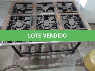 LOTE 007 - 01 FOGÃO INDUSTRIAL DE 6 BOCAS. (NO ESTADO) ATENÇÃO! FAZER A VISITAÇÃO ANTES DE ARREMATAR, NÃO SABEMOS SE FUNCIONA. LEILÃO NÃO TEM GARANTIA E NEM DEVOLUÇÃO, SUJEITO A POSSÍVEIS AVARIAS VISÍVEIS/OCULTAS E/OU AUSÊNCIA DE COMPONENTES.