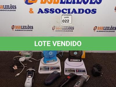 LOTE 022 - 03 BALANÇAS, 03 VENTILADORES DE MESA, 01 LÂMPADA PARA ENFEITE E 05 BARBEADORES ELÉTRICOS.   (NO ESTADO) ATENÇÃO! FAZER A VISITAÇÃO ANTES DE ARREMATAR, NÃO SABEMOS SE FUNCIONA. LEILÃO NÃO TEM GARANTIA E NEM DEVOLUÇÃO, SUJEITO A POSSÍVEIS AVARIAS VISÍVEIS/OCULTAS E/OU AUSÊNCIA DE COMPONENTES.