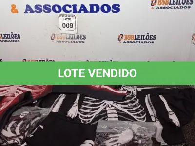 LOTE 009 - 01 LOTE COM 02 FANTASIAS DE CAVEIRA MASCULINA, 02 FEMININAS COM TIARA, 01 FOICE DE PLÁSTICO, 01 LENÇO, 02 LUVAS P E 01 TIARA AVULSA. (NOVO) (NO ESTADO) ATENÇÃO! FAZER A VISITAÇÃO ANTES DE ARREMATAR, NÃO SABEMOS SE FUNCIONA. LEILÃO NÃO TEM GARANTIA E NEM DEVOLUÇÃO, SUJEITO A POSSÍVEIS AVARIAS VISÍVEIS/OCULTAS E/OU AUSÊNCIA DE COMPONENTES.