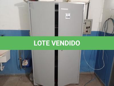 LOTE 039 - 01 ARMÁRIO DE AÇO 2 PORTAS. (NO ESTADO) ATENÇÃO! FAZER A VISITAÇÃO ANTES DE ARREMATAR, NÃO SABEMOS SE FUNCIONA. LEILÃO NÃO TEM GARANTIA E NEM DEVOLUÇÃO, SUJEITO A POSSÍVEIS AVARIAS VISÍVEIS/OCULTAS E/OU AUSÊNCIA DE COMPONENTES.