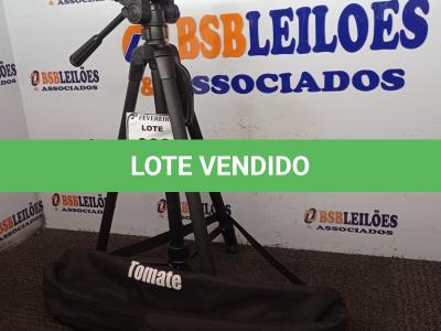 LOTE 006 - 01 TRIPÉ PARA CÂMERA TOMATE MTG-3016.  (NO ESTADO) ATENÇÃO! FAZER A VISITAÇÃO ANTES DE ARREMATAR, NÃO SABEMOS SE FUNCIONA. LEILÃO NÃO TEM GARANTIA E NEM DEVOLUÇÃO, SUJEITO A POSSÍVEIS AVARIAS VISÍVEIS/OCULTAS E/OU AUSÊNCIA DE COMPONENTES.
