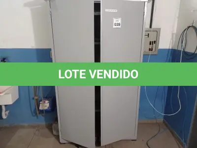 LOTE 039 - 01 ARMÁRIO DE AÇO 2 PORTAS. (NO ESTADO) ATENÇÃO! FAZER A VISITAÇÃO ANTES DE ARREMATAR, NÃO SABEMOS SE FUNCIONA. LEILÃO NÃO TEM GARANTIA E NEM DEVOLUÇÃO, SUJEITO A POSSÍVEIS AVARIAS VISÍVEIS/OCULTAS E/OU AUSÊNCIA DE COMPONENTES.