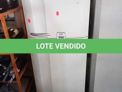 LOTE 090 - 01 GELADEIRA MARCA ELECTROLUX. (NO ESTADO) ATENÇÃO! FAZER A VISITAÇÃO ANTES DE ARREMATAR, NÃO SABEMOS SE FUNCIONA. LEILÃO NÃO TEM GARANTIA E NEM DEVOLUÇÃO, SUJEITO A POSSÍVEIS AVARIAS VISÍVEIS/OCULTAS E/OU AUSÊNCIA DE COMPONENTES.