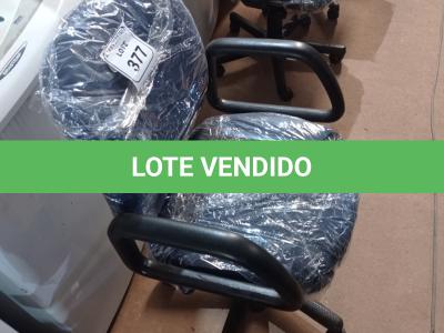 LOTE 377 -  01 CADEIRA GIRATÓRIA PARA ESCRITÓRIO. (NO ESTADO) ATENÇÃO! FAZER A VISITAÇÃO ANTES DE ARREMATAR, NÃO SABEMOS SE FUNCIONA. LEILÃO NÃO TEM GARANTIA E NEM DEVOLUÇÃO, SUJEITO A POSSÍVEIS AVARIAS VISÍVEIS/OCULTAS E/OU AUSÊNCIA DE COMPONENTES.