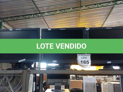 LOTE 165 - 08 MONITORES LCD MARCAS E MODELOS DIVERSOS. (NO ESTADO) ATENÇÃO! FAZER A VISITAÇÃO ANTES DE ARREMATAR, NÃO SABEMOS SE FUNCIONA. LEILÃO NÃO TEM GARANTIA E NEM DEVOLUÇÃO, SUJEITO A POSSÍVEIS AVARIAS VISÍVEIS/OCULTAS E/OU AUSÊNCIA DE COMPONENTES.