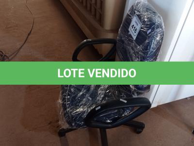 LOTE 416 -  01 CADEIRA GIRATÓRIA PARA ESCRITÓRIO. (NO ESTADO) ATENÇÃO! FAZER A VISITAÇÃO ANTES DE ARREMATAR, NÃO SABEMOS SE FUNCIONA. LEILÃO NÃO TEM GARANTIA E NEM DEVOLUÇÃO, SUJEITO A POSSÍVEIS AVARIAS VISÍVEIS/OCULTAS E/OU AUSÊNCIA DE COMPONENTES.