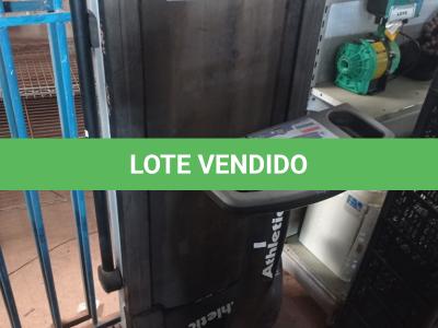 LOTE 289 -  01 ESTEIRA ERGOMÉTRICA. (NO ESTADO) ATENÇÃO! FAZER A VISITAÇÃO ANTES DE ARREMATAR, NÃO SABEMOS SE FUNCIONA. LEILÃO NÃO TEM GARANTIA E NEM DEVOLUÇÃO, SUJEITO A POSSÍVEIS AVARIAS VISÍVEIS/OCULTAS E/OU AUSÊNCIA DE COMPONENTES.
