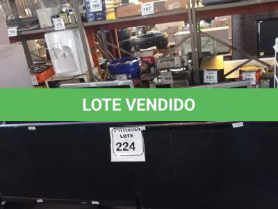 LOTE 224 - 07 MONITORES DIVERSOS COM AVARIAS.  (NO ESTADO) ATENÇÃO! FAZER A VISITAÇÃO ANTES DE ARREMATAR, NÃO SABEMOS SE FUNCIONA. LEILÃO NÃO TEM GARANTIA E NEM DEVOLUÇÃO, SUJEITO A POSSÍVEIS AVARIAS VISÍVEIS/OCULTAS E/OU AUSÊNCIA DE COMPONENTES.