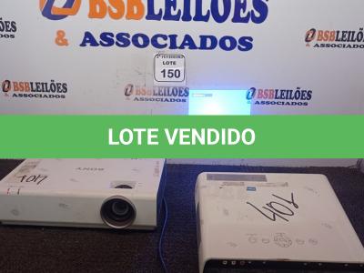 LOTE 150 - 02 RETROPROJETORES MULTIMÍDIA PARA RETIRADA DE PEÇAS MARCA SONY. (NO ESTADO) ATENÇÃO! FAZER A VISITAÇÃO ANTES DE ARREMATAR, NÃO SABEMOS SE FUNCIONA. LEILÃO NÃO TEM GARANTIA E NEM DEVOLUÇÃO, SUJEITO A POSSÍVEIS AVARIAS VISÍVEIS/OCULTAS E/OU AUSÊNCIA DE COMPONENTES.