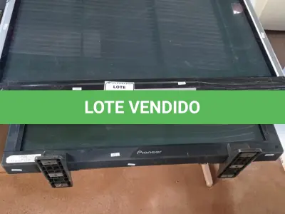 LOTE 276 - 01 MONITOR MARCA SONY E 01 MONITOR MARCA PIONNER COM AVARIAS (NO ESTADO) ATENÇÃO! FAZER A VISITAÇÃO ANTES DE ARREMATAR, NÃO SABEMOS SE FUNCIONA. LEILÃO NÃO TEM GARANTIA E NEM DEVOLUÇÃO, SUJEITO A POSSÍVEIS AVARIAS VISÍVEIS/OCULTAS E/OU AUSÊNCIA DE COMPONENTES.