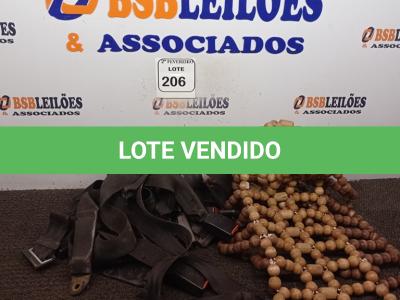 LOTE 206 -  01 ACENTO DE BOLINHA EM MADEIRA PARA CARRO E VÁRIOS CINTOS DE SEGURANÇA PARA CARRO. (NO ESTADO) ATENÇÃO! FAZER A VISITAÇÃO ANTES DE ARREMATAR, NÃO SABEMOS SE FUNCIONA. LEILÃO NÃO TEM GARANTIA E NEM DEVOLUÇÃO, SUJEITO A POSSÍVEIS AVARIAS VISÍVEIS/OCULTAS E/OU AUSÊNCIA DE COMPONENTES.