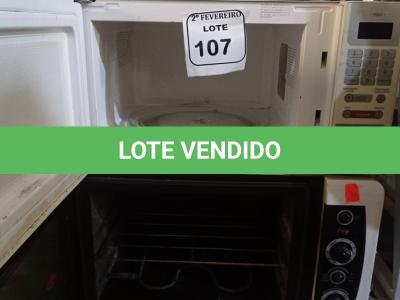 LOTE 107 - 01 MICRO-ONDAS COM PRATO MARCA BRASTEMP E 01 FORNO ELÉTRICO. (NO ESTADO) ATENÇÃO! FAZER A VISITAÇÃO ANTES DE ARREMATAR, NÃO SABEMOS SE FUNCIONA. LEILÃO NÃO TEM GARANTIA E NEM DEVOLUÇÃO, SUJEITO A POSSÍVEIS AVARIAS VISÍVEIS/OCULTAS E/OU AUSÊNCIA DE COMPONENTES.