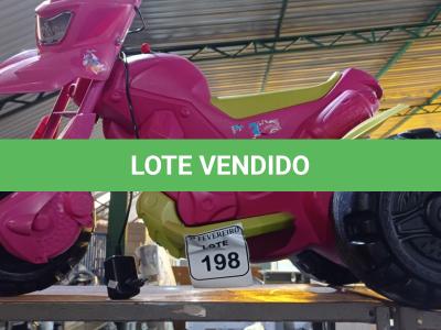 LOTE 198 - 01 QUADRICICLO   A BATERIA COM CARREGADOR NA COR VERDE E ROSA MARCA BANDEIRANTE. (NO ESTADO) ATENÇÃO! FAZER A VISITAÇÃO ANTES DE ARREMATAR, NÃO SABEMOS SE FUNCIONA. LEILÃO NÃO TEM GARANTIA E NEM DEVOLUÇÃO, SUJEITO A POSSÍVEIS AVARIAS VISÍVEIS/OCULTAS E/OU AUSÊNCIA DE COMPONENTES.