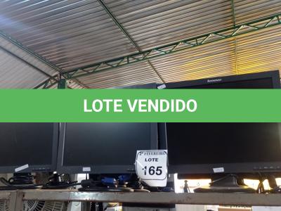 LOTE 165 - 08 MONITORES LCD MARCAS E MODELOS DIVERSOS. (NO ESTADO) ATENÇÃO! FAZER A VISITAÇÃO ANTES DE ARREMATAR, NÃO SABEMOS SE FUNCIONA. LEILÃO NÃO TEM GARANTIA E NEM DEVOLUÇÃO, SUJEITO A POSSÍVEIS AVARIAS VISÍVEIS/OCULTAS E/OU AUSÊNCIA DE COMPONENTES.