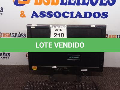 LOTE 210 -  01 MONITOR AOC COM TECLADO. (NO ESTADO) ATENÇÃO! FAZER A VISITAÇÃO ANTES DE ARREMATAR, NÃO SABEMOS SE FUNCIONA. LEILÃO NÃO TEM GARANTIA E NEM DEVOLUÇÃO, SUJEITO A POSSÍVEIS AVARIAS VISÍVEIS/OCULTAS E/OU AUSÊNCIA DE COMPONENTES.