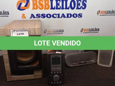 LOTE 360 - 01 CAIXA DE SOM SUBWOOFER MARCA PHILIPS E DIVERSOS APARELHOS DE SOM MARCAS E MODELOS DIVERSOS. (NO ESTADO) ATENÇÃO! FAZER A VISITAÇÃO ANTES DE ARREMATAR, NÃO SABEMOS SE FUNCIONA. LEILÃO NÃO TEM GARANTIA E NEM DEVOLUÇÃO, SUJEITO A POSSÍVEIS AVARIAS VISÍVEIS/OCULTAS E/OU AUSÊNCIA DE COMPONENTES.