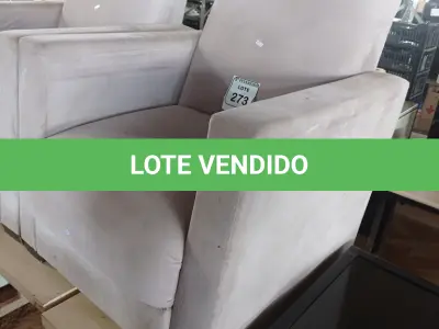 LOTE 273 -  01 POLTRONA ESTOFADA NA COR CINZA. (NO ESTADO) ATENÇÃO! FAZER A VISITAÇÃO ANTES DE ARREMATAR, NÃO SABEMOS SE FUNCIONA. LEILÃO NÃO TEM GARANTIA E NEM DEVOLUÇÃO, SUJEITO A POSSÍVEIS AVARIAS VISÍVEIS/OCULTAS E/OU AUSÊNCIA DE COMPONENTES.
