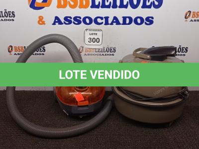 LOTE 300 - 02 ASPIRADORES DE PÓ MARCAS PHILIPS E BLACK E DECKER. (NO ESTADO) ATENÇÃO! FAZER A VISITAÇÃO ANTES DE ARREMATAR, NÃO SABEMOS SE FUNCIONA. LEILÃO NÃO TEM GARANTIA E NEM DEVOLUÇÃO, SUJEITO A POSSÍVEIS AVARIAS VISÍVEIS/OCULTAS E/OU AUSÊNCIA DE COMPONENTES.