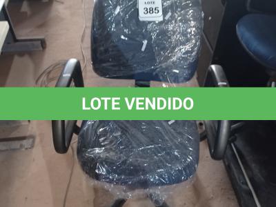 LOTE 385 -  01 CADEIRA GIRATÓRIA PARA ESCRITÓRIO. (NO ESTADO) ATENÇÃO! FAZER A VISITAÇÃO ANTES DE ARREMATAR, NÃO SABEMOS SE FUNCIONA. LEILÃO NÃO TEM GARANTIA E NEM DEVOLUÇÃO, SUJEITO A POSSÍVEIS AVARIAS VISÍVEIS/OCULTAS E/OU AUSÊNCIA DE COMPONENTES.