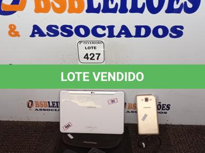 LOTE 427 - 01 TABLET SAMSUNG E 01 CELULAR SAMSUNG. (NO ESTADO) ATENÇÃO! FAZER A VISITAÇÃO ANTES DE ARREMATAR, NÃO SABEMOS SE FUNCIONA. LEILÃO NÃO TEM GARANTIA E NEM DEVOLUÇÃO, SUJEITO A POSSÍVEIS AVARIAS VISÍVEIS/OCULTAS E/OU AUSÊNCIA DE COMPONENTES.