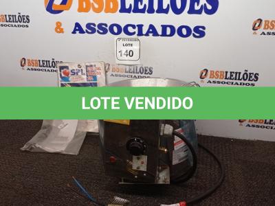 LOTE 140 - 01 FRITADEIRA ELÉTRICA EM INOX MARCA VENÂNCIO. (NO ESTADO) ATENÇÃO! FAZER A VISITAÇÃO ANTES DE ARREMATAR, NÃO SABEMOS SE FUNCIONA. LEILÃO NÃO TEM GARANTIA E NEM DEVOLUÇÃO, SUJEITO A POSSÍVEIS AVARIAS VISÍVEIS/OCULTAS E/OU AUSÊNCIA DE COMPONENTES.