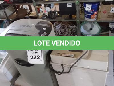 LOTE 232 - 02 FRAGMENTADORAS DE PAPEL MARCAS ROYAL E IDEAL (NO ESTADO) ATENÇÃO! FAZER A VISITAÇÃO ANTES DE ARREMATAR, NÃO SABEMOS SE FUNCIONA. LEILÃO NÃO TEM GARANTIA E NEM DEVOLUÇÃO, SUJEITO A POSSÍVEIS AVARIAS VISÍVEIS/OCULTAS E/OU AUSÊNCIA DE COMPONENTES.