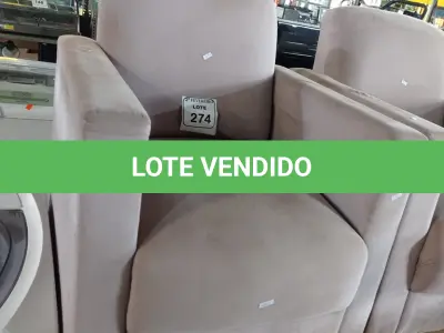 LOTE 274 -  01 POLTRONA ESTOFADA NA COR CINZA. (NO ESTADO) ATENÇÃO! FAZER A VISITAÇÃO ANTES DE ARREMATAR, NÃO SABEMOS SE FUNCIONA. LEILÃO NÃO TEM GARANTIA E NEM DEVOLUÇÃO, SUJEITO A POSSÍVEIS AVARIAS VISÍVEIS/OCULTAS E/OU AUSÊNCIA DE COMPONENTES.