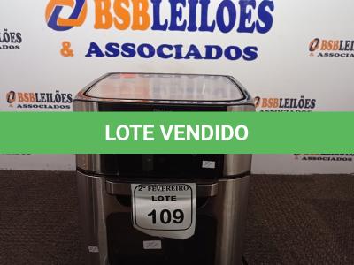 LOTE 109 - 01 FRITADEIRA A AR E FORNO 4 EM 1 MARCA PHILCO 220V COM AVARIAS.  (NO ESTADO) ATENÇÃO! FAZER A VISITAÇÃO ANTES DE ARREMATAR, NÃO SABEMOS SE FUNCIONA. LEILÃO NÃO TEM GARANTIA E NEM DEVOLUÇÃO, SUJEITO A POSSÍVEIS AVARIAS VISÍVEIS/OCULTAS E/OU AUSÊNCIA DE COMPONENTES.