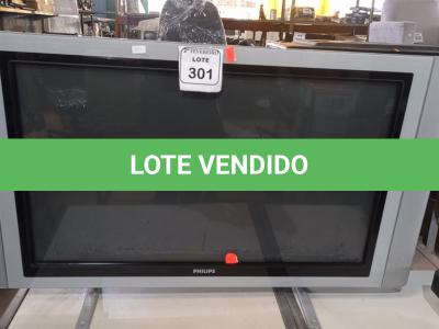 LOTE 301 - 01 TV 42” MARCA PHILIPS. (NO ESTADO) ATENÇÃO! FAZER A VISITAÇÃO ANTES DE ARREMATAR, NÃO SABEMOS SE FUNCIONA. LEILÃO NÃO TEM GARANTIA E NEM DEVOLUÇÃO, SUJEITO A POSSÍVEIS AVARIAS VISÍVEIS/OCULTAS E/OU AUSÊNCIA DE COMPONENTES.