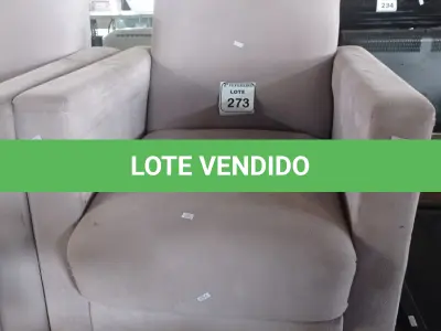 LOTE 273 -  01 POLTRONA ESTOFADA NA COR CINZA. (NO ESTADO) ATENÇÃO! FAZER A VISITAÇÃO ANTES DE ARREMATAR, NÃO SABEMOS SE FUNCIONA. LEILÃO NÃO TEM GARANTIA E NEM DEVOLUÇÃO, SUJEITO A POSSÍVEIS AVARIAS VISÍVEIS/OCULTAS E/OU AUSÊNCIA DE COMPONENTES.